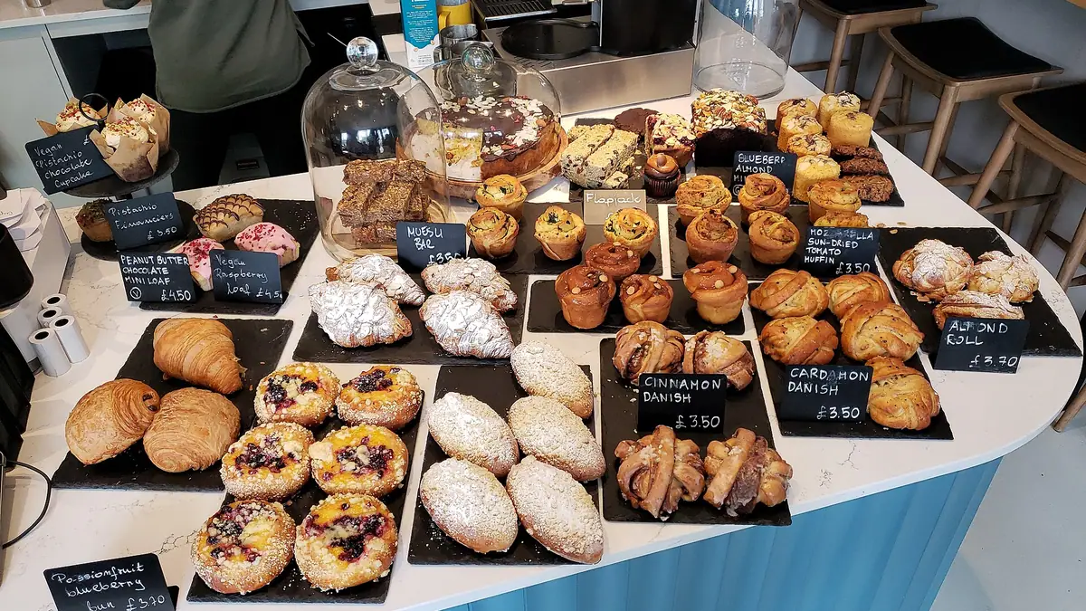 Cooplands – bakery in Longhill, Hull